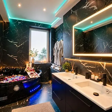 By Flb - Pop Art & Jacuzzi, *